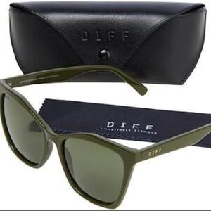 DIFF Cassidy Oversized Cat Eye Sunglasses Olive Green Polarized UV DE01-0430 NEW